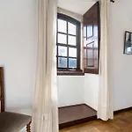 Casa Do Adro Do *