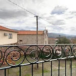 Casa Do Adro Do *