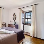 בית נופש Casa Do Adro Do *
