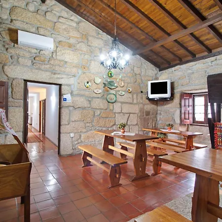 بيت للعطل Casa Do Adro Do *