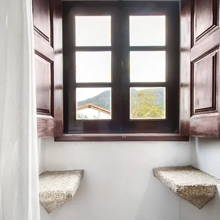 Casa Do Adro Do * سواجو