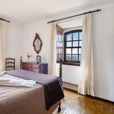 度假居 Casa Do Adro Do *